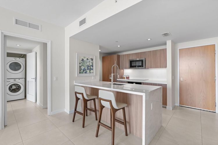 Tiffany House #1102 image #15