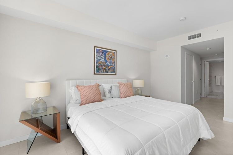 Tiffany House #1102 image #17