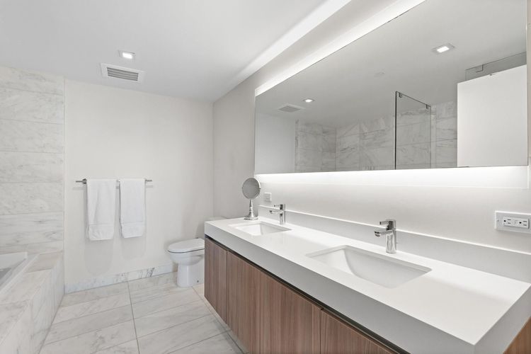 Tiffany House #1102 image #20