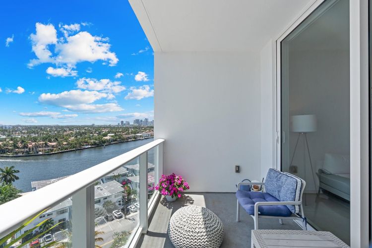 Tiffany House #1102 image #24