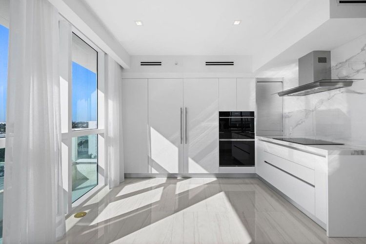 Las Olas Beach Club #1201 image #14