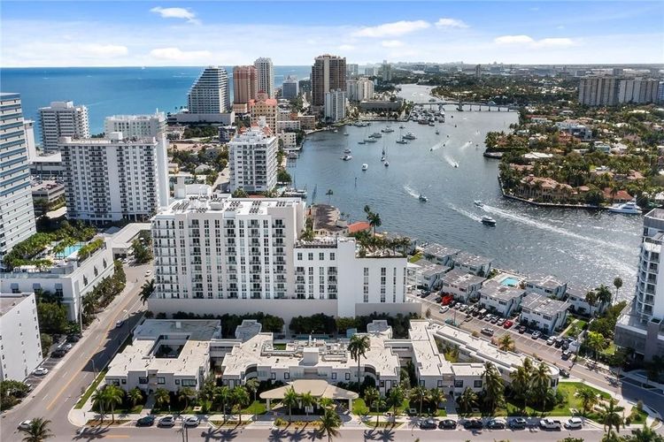 Tiffany House #411 image #25