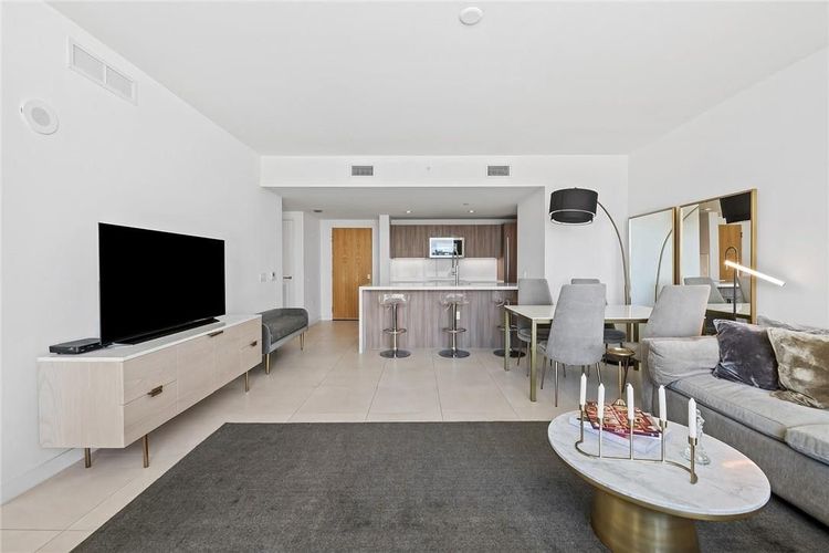 Tiffany House #411 image #6