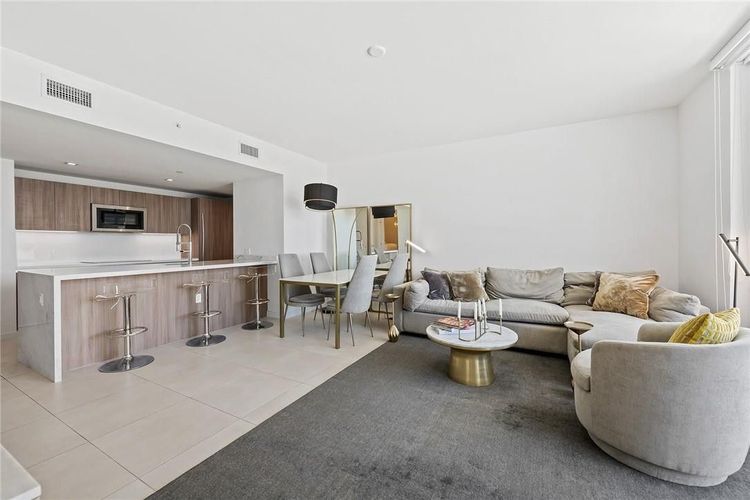 Tiffany House #411 image #7