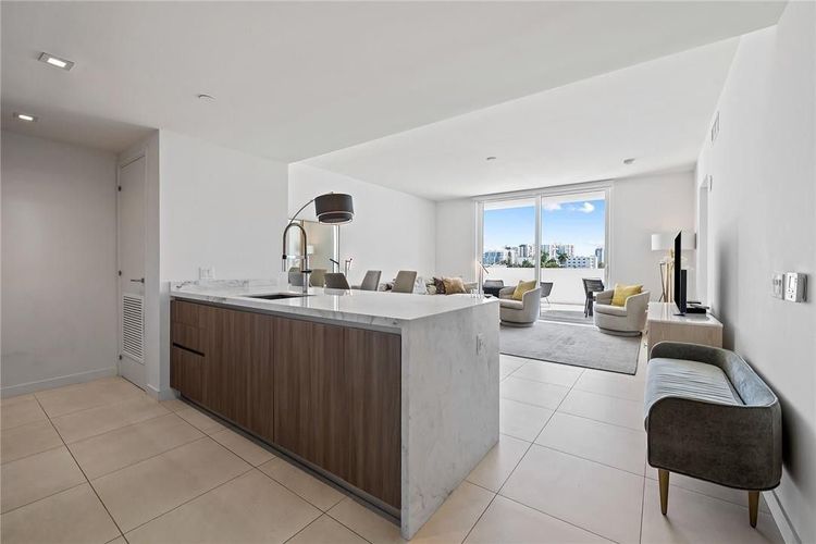 Tiffany House #411 image #8