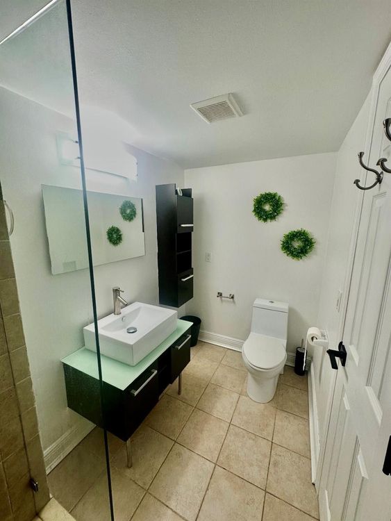 Commodore Plaza - Tower #709 image #10