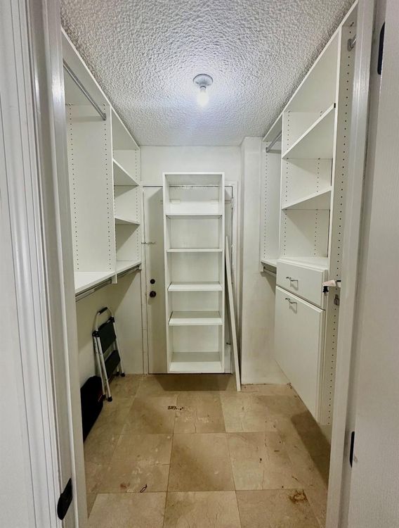 Commodore Plaza - Tower #709 image #11