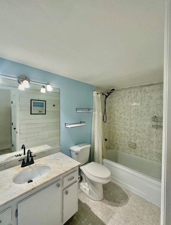 Commodore Plaza - Tower #709 image #6