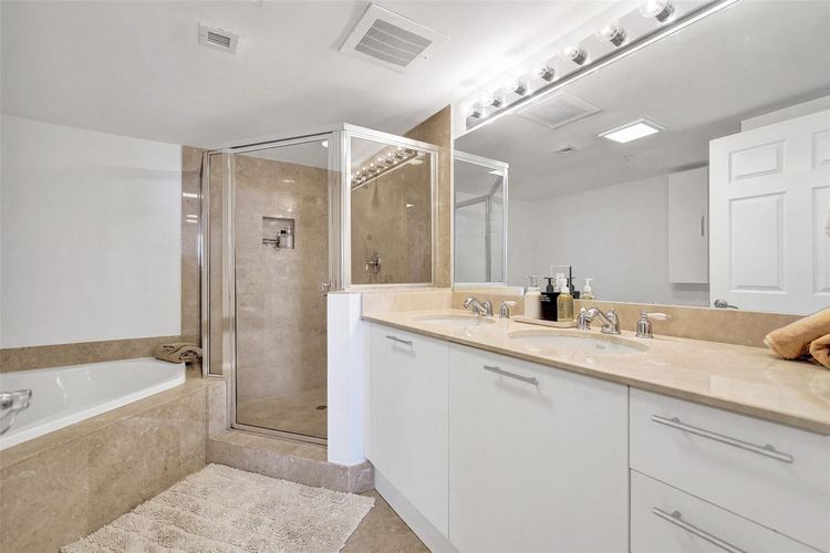 The Vue #1406N image #26