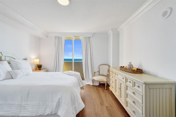 The Vue #1406N image #6