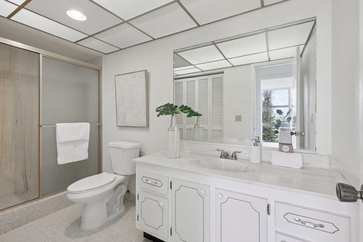 Embassy Towers #4C image #11