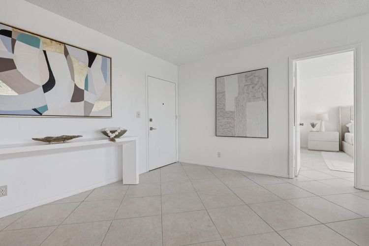 Embassy Towers #4C image #15