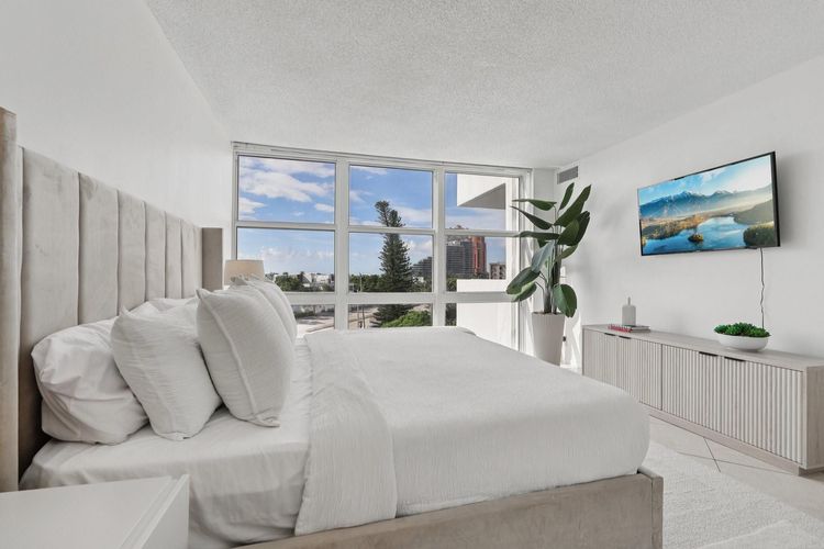 Embassy Towers #4C image #16