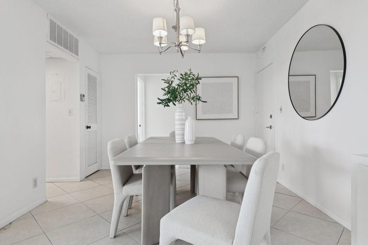 Embassy Towers #4C image #18