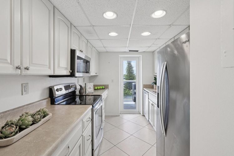 Embassy Towers #4C image #22