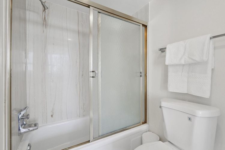 Embassy Towers #4C image #24