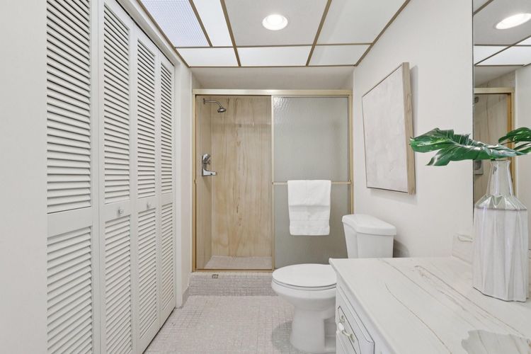 Embassy Towers #4C image #29