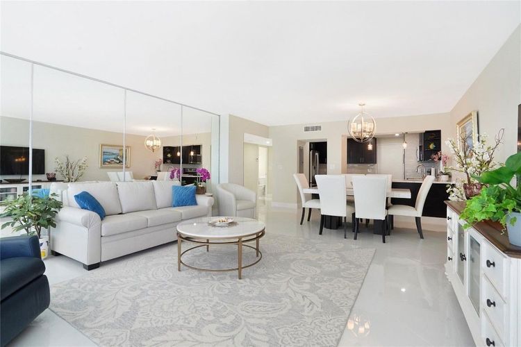 Commodore #410 image #10