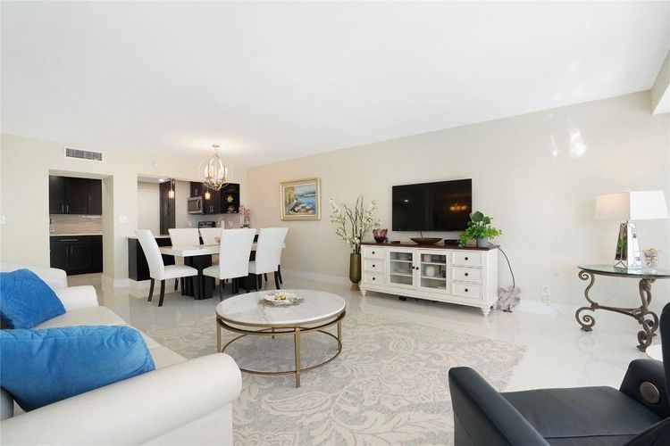 Commodore #410 image #11