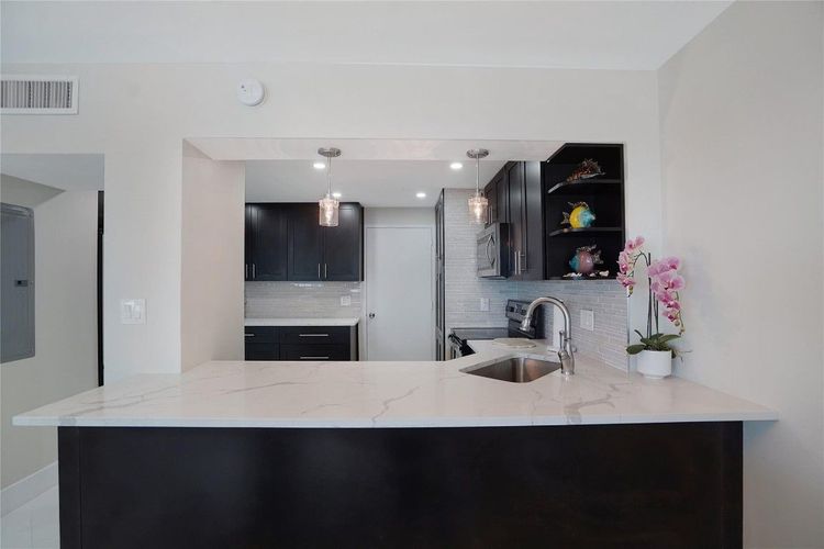 Commodore #410 image #16