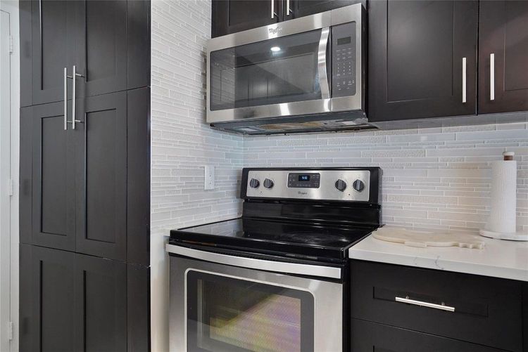 Commodore #410 image #21