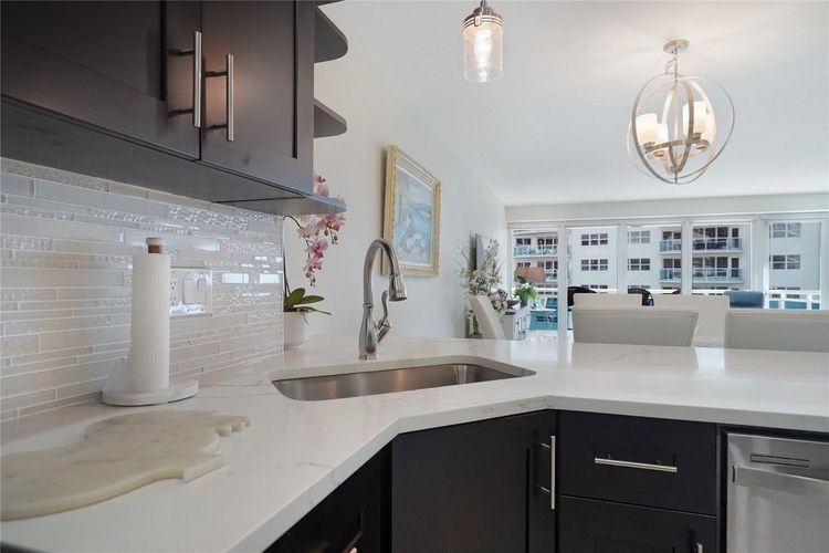 Commodore #410 image #22