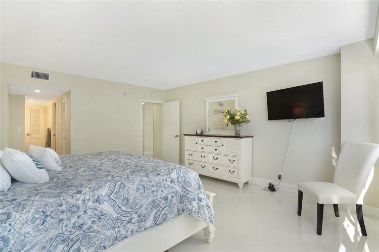 Commodore #410 image #28