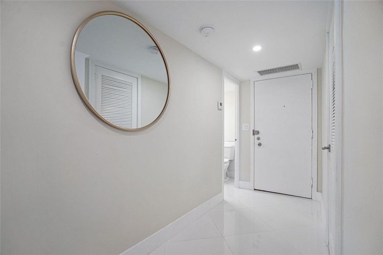 Commodore #410 image #33