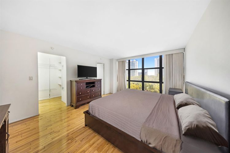 Biscayne Cove #804 image #17