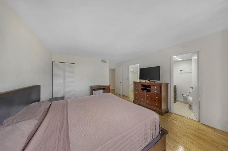 Biscayne Cove #804 image #18