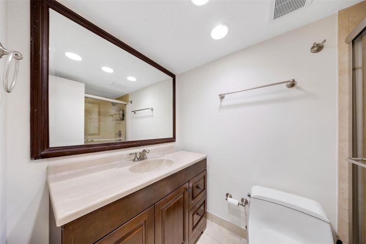 Biscayne Cove #804 image #20