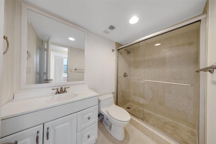 Biscayne Cove #804 image #22