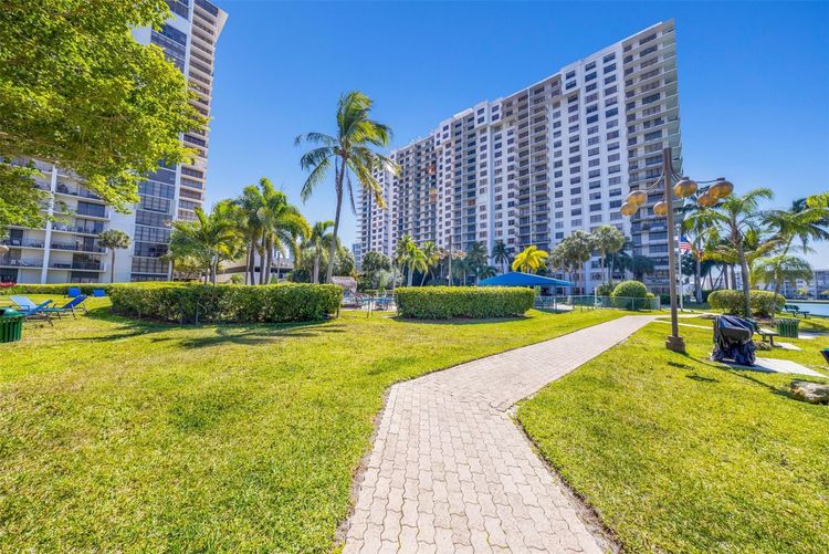 Biscayne Cove #804 image #30