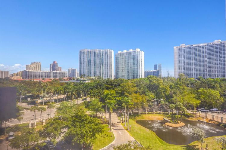 Biscayne Cove #804 image #32