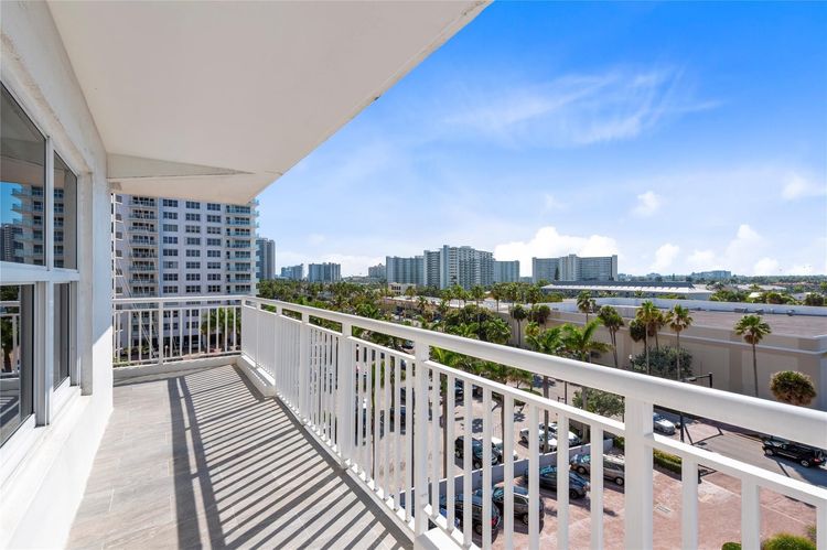 Regency Towers #606 image #14