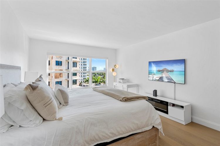 Regency Towers #606 image #18