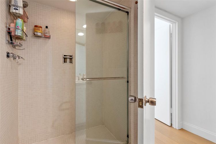 Regency Towers #606 image #27