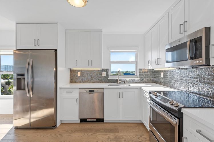 Regency Towers #606 image #6