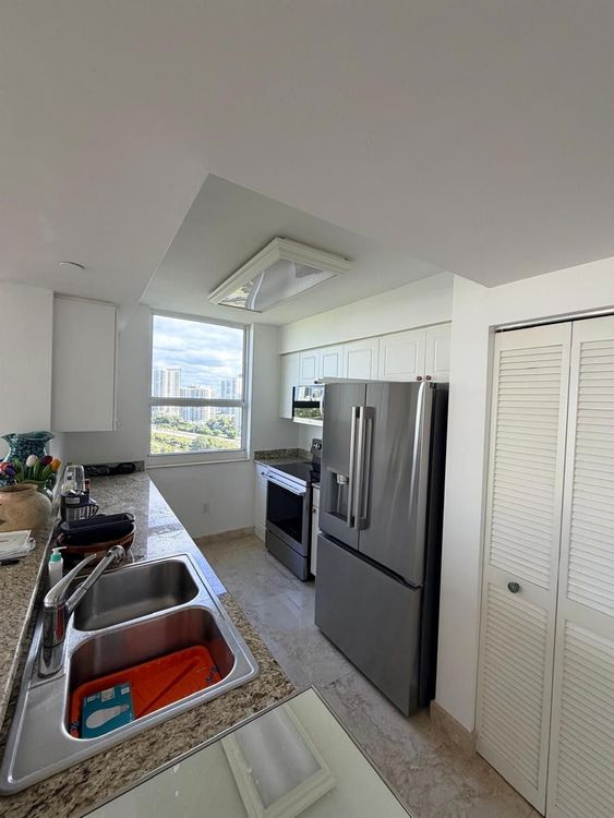 The Yacht Club at Aventura #1814 image #18