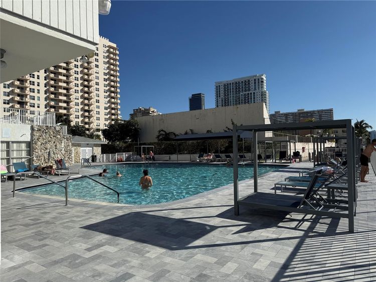 Plaza Towers South #F10552403 image #10