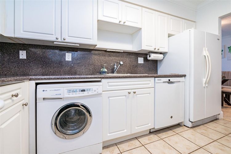 The Wave Condominium #517 image #12