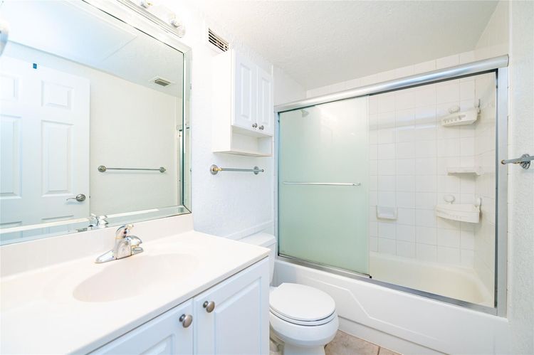 The Wave Condominium #517 image #15