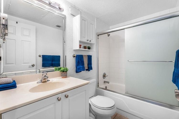 The Wave Condominium #517 image #16