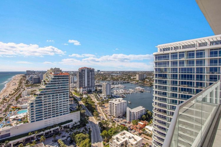 Selene Oceanfront Residences #E-2501 image #10