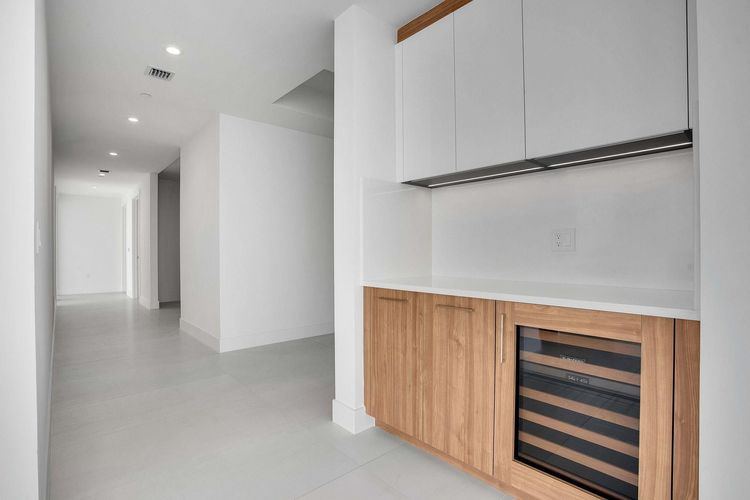 Selene Oceanfront Residences #E-2501 image #13