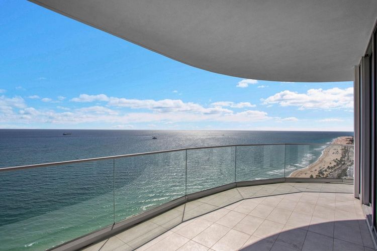 Selene Oceanfront Residences #E-2501 image #7