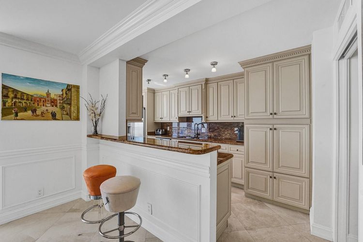 Plaza South #25H image #11