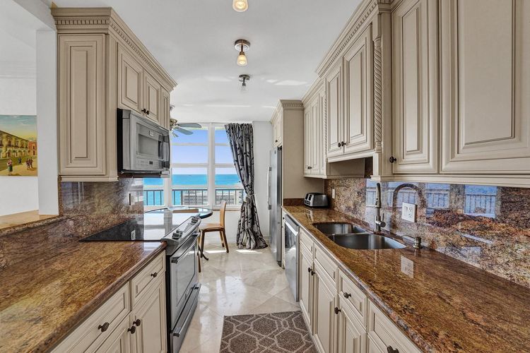 Plaza South #25H image #15