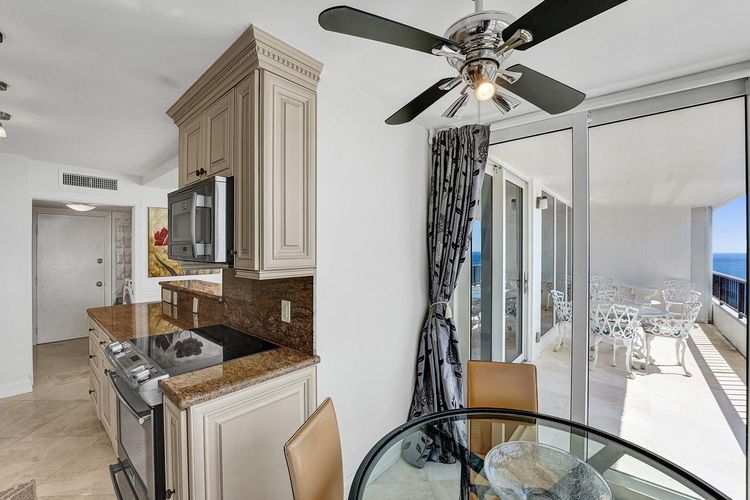 Plaza South #25H image #18