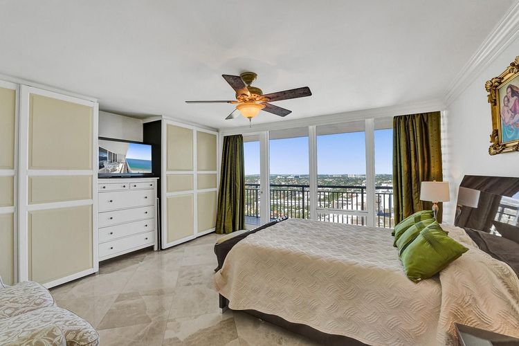 Plaza South #25H image #20